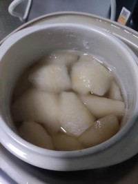 自制冰糖雪梨：秋冬润燥必备，止咳化痰效果好​