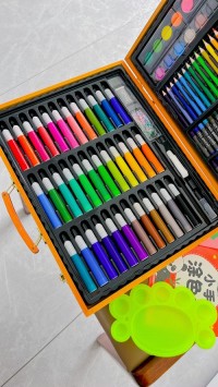 儿童画画工具挑选：安全无毒颜料，不同年龄段画笔选择​